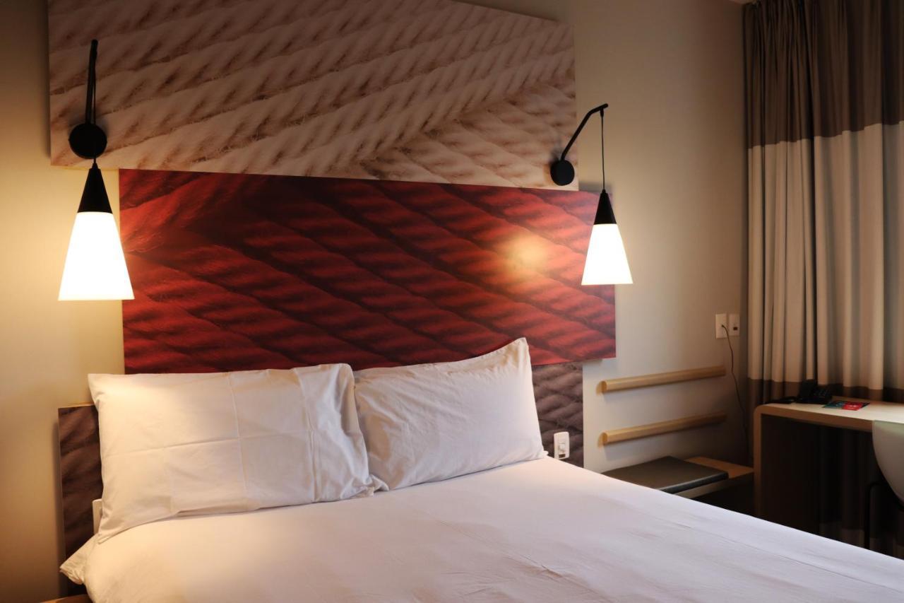 Ibis Guaxupe Hotel Bagian luar foto