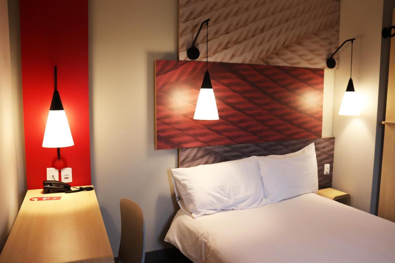 Ibis Guaxupe Hotel Bagian luar foto