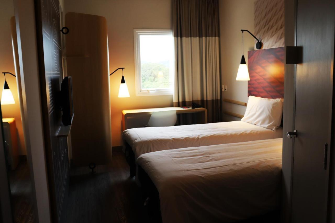 Ibis Guaxupe Hotel Bagian luar foto