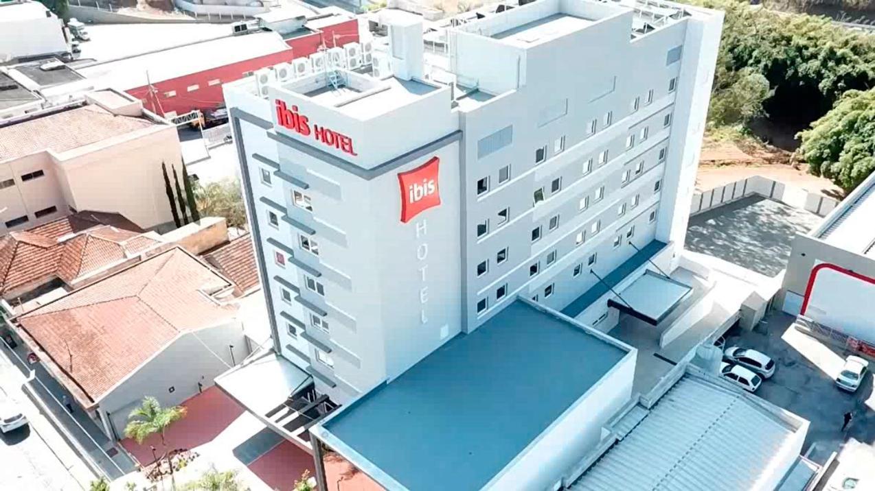 Ibis Guaxupe Hotel Bagian luar foto